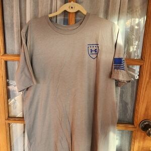 Under Armour Men's Gray T-Shirt